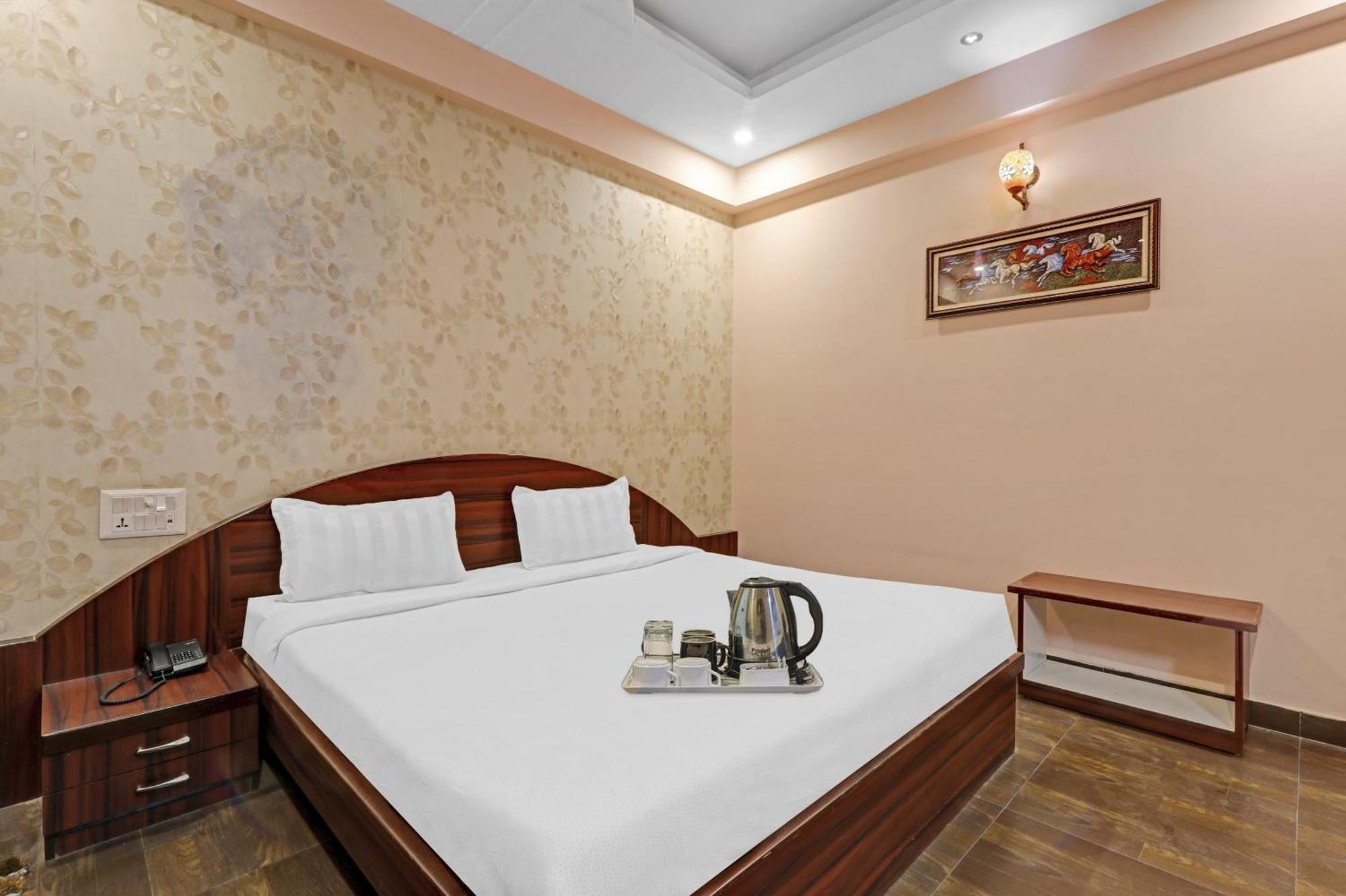 Super Capital O Townhouse Govinda Royal Ξενοδοχείο Κανπούρ Εξωτερικό φωτογραφία