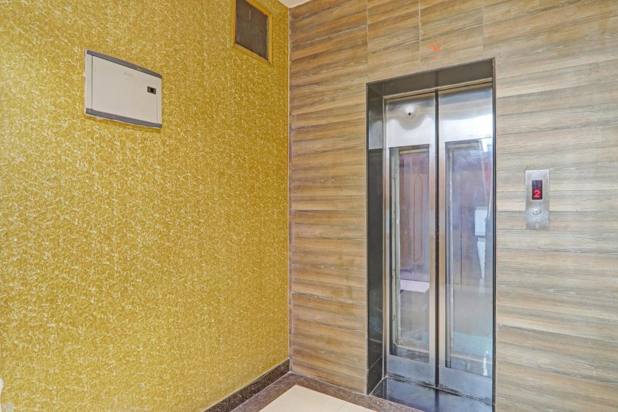 Super Capital O Townhouse Govinda Royal Ξενοδοχείο Κανπούρ Εξωτερικό φωτογραφία